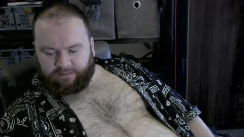 Snapshot of irishdaddy24 chatting on December 23, 12:30 pm twitter theirishman205 online show from December 23, 12:30 pm