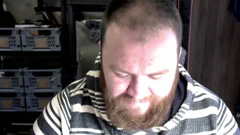 Snapshot of irishdaddy24 chatting on January 4, 12:27 pm twitter theirishman205 online show from January 4, 12:27 pm