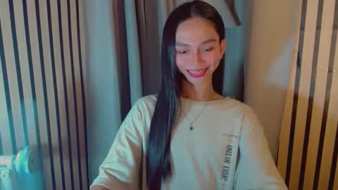 IRISH AND TRIXIE online show from April 4, 3:13 am