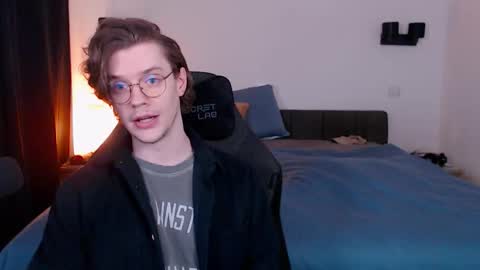 Sam online show from March 4, 7:33 pm