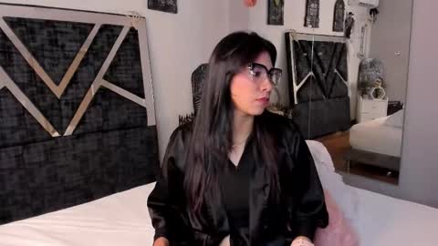 Snapshot of isa_jonness_ chatting on October 14, 12:30 pm oIssaJonneso online show from October 14, 12:30 pm