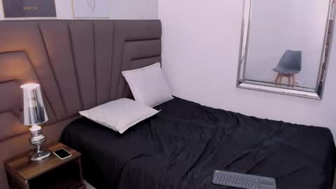 isa_juanjo online show from October 23, 4:58 am