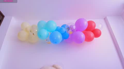 Isabella Laurentt  online show from January 29, 8:35 pm