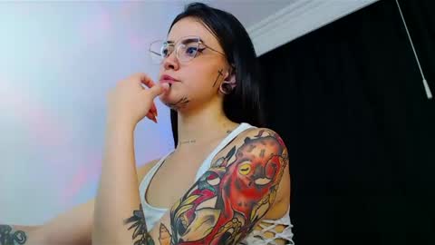 Snapshot of isa_maiden_ chatting on January 29, 6:22 am       online show from January 29, 6:22 am