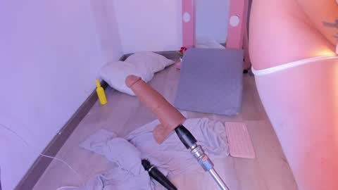 Snapshot of isa_redhair_ chatting on January 18, 7:17 am .... Connection time 900 pm to 500 amRest days Wednesday and Saturday online show from January 18, 7:17 am