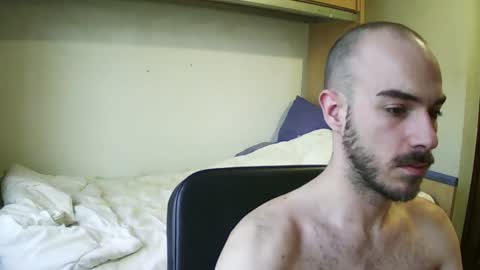 Snapshot of isaac99c chatting on February 8, 8:09 am Isaac99c online show from February 8, 8:09 am