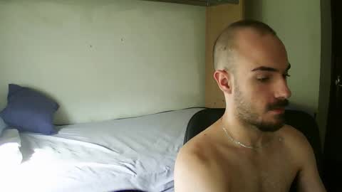 Snapshot of isaac99c chatting on October 3, 9:17 am Isaac99c online show from October 3, 9:17 am