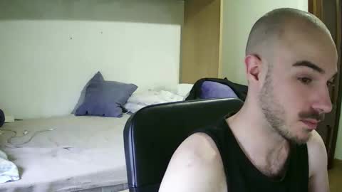Snapshot of isaac99c chatting on March 6, 3:24 pm Isaac99c online show from March 6, 3:24 pm