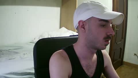 Snapshot of isaac99c chatting on January 7, 7:52 am Isaac99c online show from January 7, 7:52 am