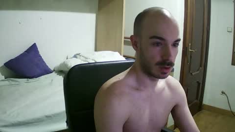 Snapshot of isaac99c chatting on January 12, 4:31 am Isaac99c online show from January 12, 4:31 am
