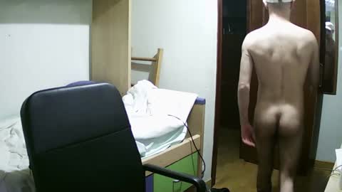 Snapshot of isaac99c chatting on January 18, 9:34 pm Isaac99c online show from January 18, 9:34 pm