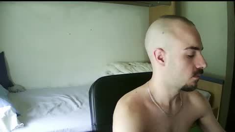 Snapshot of isaac99c chatting on September 27, 12:03 pm Isaac99c online show from September 27, 12:03 pm