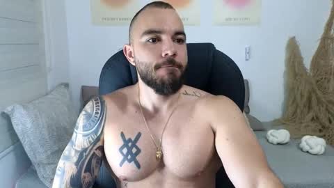 Isaac carter online show from November 18, 11:02 am