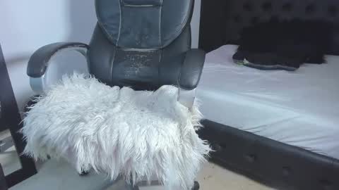 Snapshot of isaac_cryston chatting on October 15, 11:27 pm isaac_cryston online show from October 15, 11:27 pm