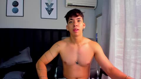 Snapshot of isaac_cryston chatting on March 2, 7:34 pm isaac_cryston online show from March 2, 7:34 pm