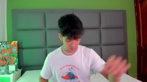 Snapshot of isaac_cryston chatting on February 13, 7:52 pm isaac_cryston online show from February 13, 7:52 pm