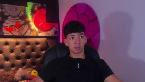 Snapshot of isaac_cryston chatting on September 17, 8:23 pm isaac_cryston online show from September 17, 8:23 pm