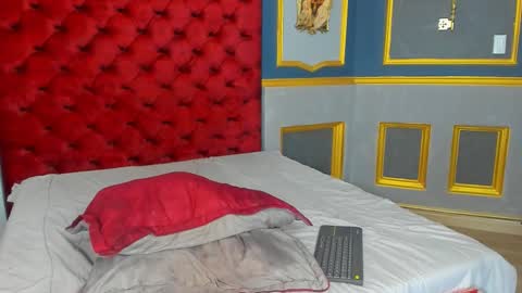 isaac_grimm online show from March 5, 8:34 am