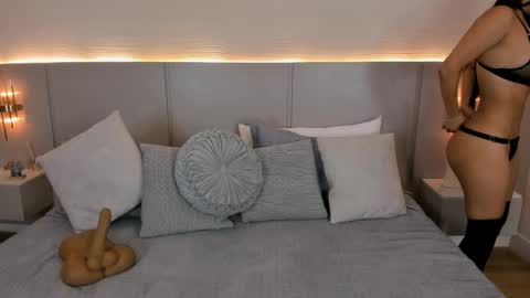 Isa online show from October 31, 4:24 am