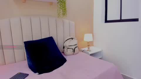 isabel_palmer online show from July 14, 6:57 pm