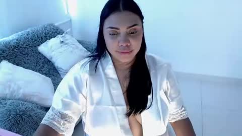 isabelateran online show from June 26, 8:03 pm