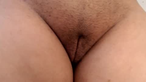 isabelateran online show from April 2, 6:04 pm