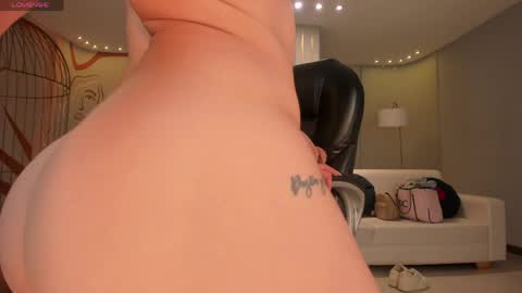 Isabel Bornner online show from March 30, 7:14 pm