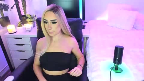Isabella Baby online show from November 6, 6:11 pm