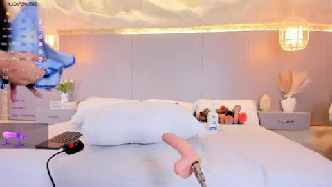 Isa online show from April 19, 4:02 am