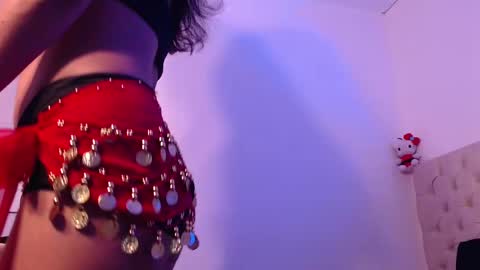 Snapshot of isabella_jazz chatting on February 14, 9:21 pm isabella_jazz online show from February 14, 9:21 pm