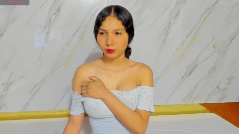 Snapshot of isabella_motero chatting on October 21, 12:54 pm isabella_motero online show from October 21, 12:54 pm