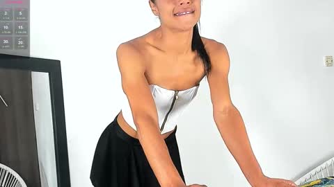 Isabella online show from March 8, 10:45 pm