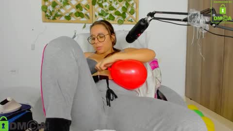 Isabella online show from February 27, 2:59 am