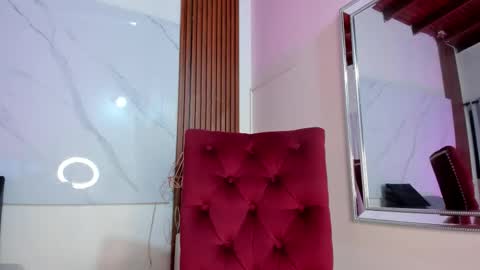 isabella zc online show from December 17, 8:15 pm