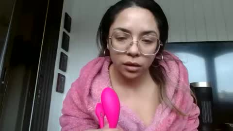 isabellaelizabeth online show from February 8, 10:02 pm