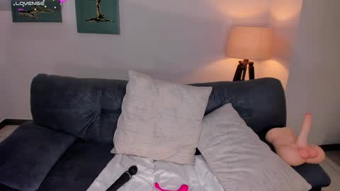 Isa Hill  online show from January 7, 10:08 pm