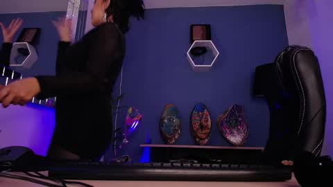 Isabella Montier online show from March 9, 1:46 am