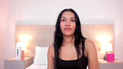 isabellathomass online show from July 22, 7:27 pm