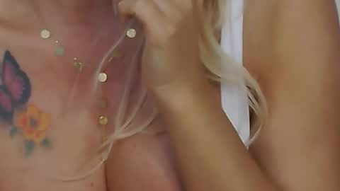 IsabelleEthan online show from October 23, 3:08 am