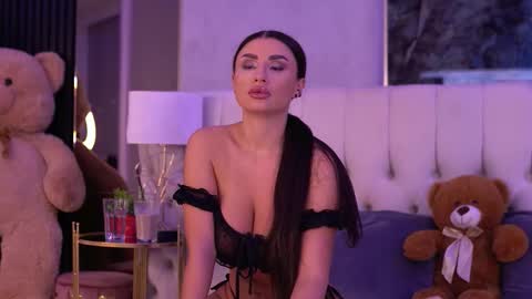 Snapshot of isabellehunt chatting on October 8, 5:02 am IsabelleHunt online show from October 8, 5:02 am