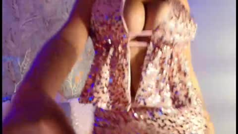 isabellj28 online show from March 18, 3:45 am