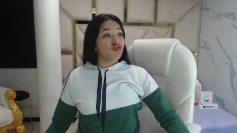 Snapshot of isabellrodriguez18 chatting on March 7, 4:12 am isabellrodriguez18 online show from March 7, 4:12 am