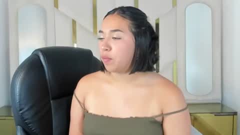 Snapshot of isabellrodriguez18 chatting on October 18, 4:16 am isabellrodriguez18 online show from October 18, 4:16 am