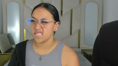 isabellrodriguez18 online show from November 29, 8:55 am