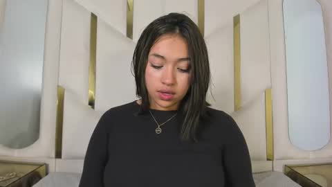 isabellrodriguez18 online show from February 22, 8:18 am