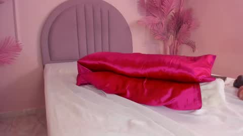 Snapshot of isabellsmmith chatting on September 25, 9:55 pm Isabellsmmith online show from September 25, 9:55 pm