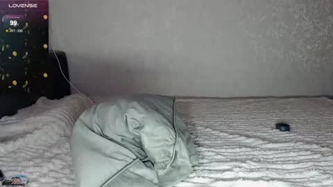 isabelswan online show from December 4, 6:33 pm