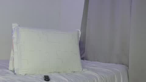 Isabella Hilton online show from November 15, 9:27 pm