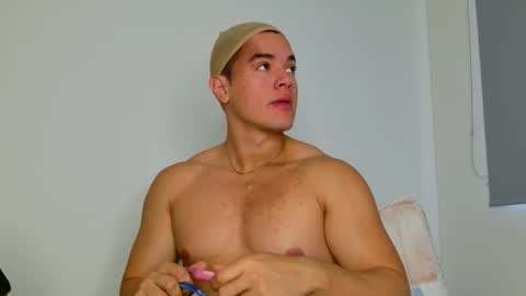 Isabella Hilton online show from February 17, 12:37 pm