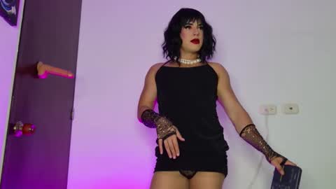 Isabella Hilton online show from October 20, 9:53 pm